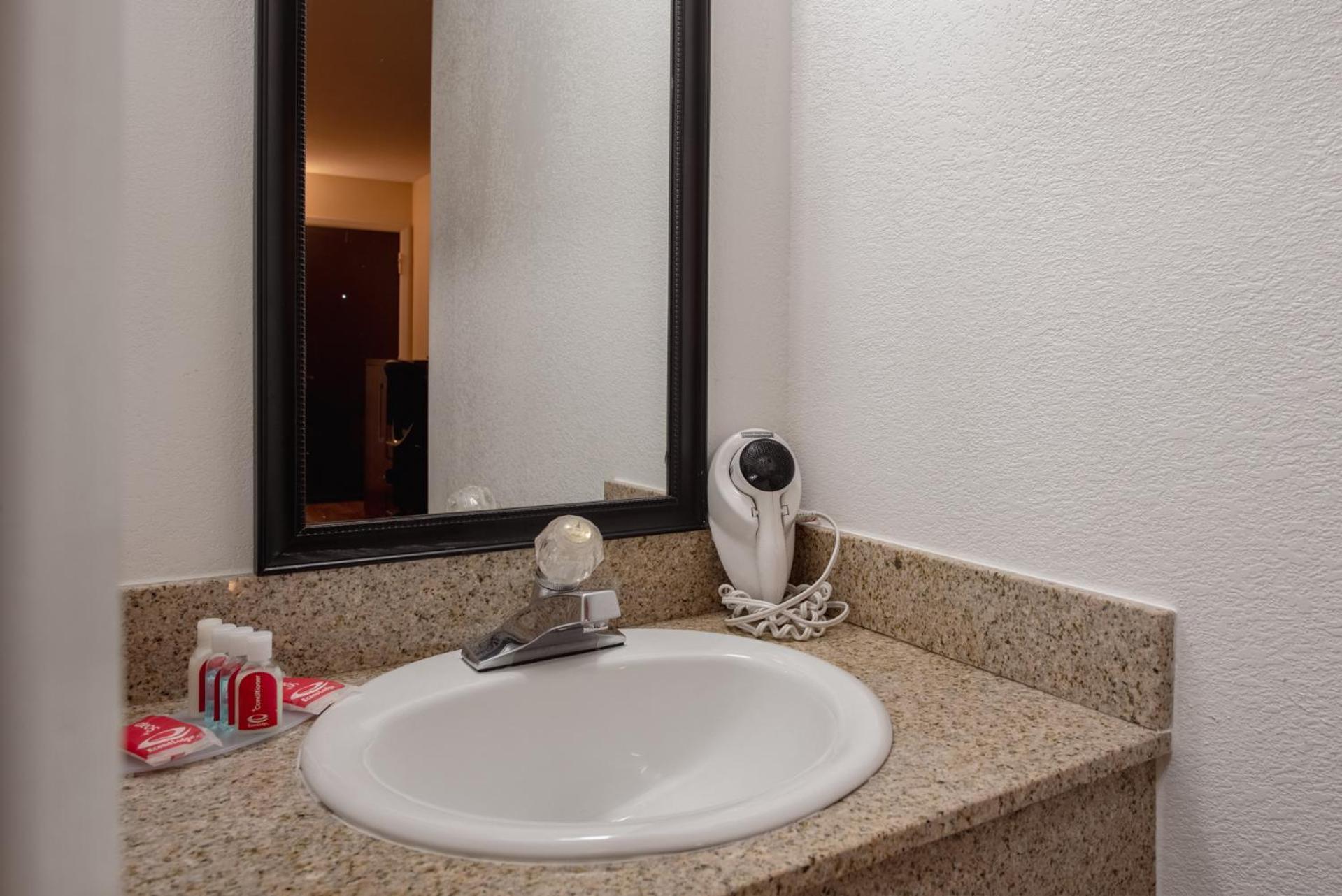 Econo Lodge Cortez Near Mesa Verde מראה חיצוני תמונה