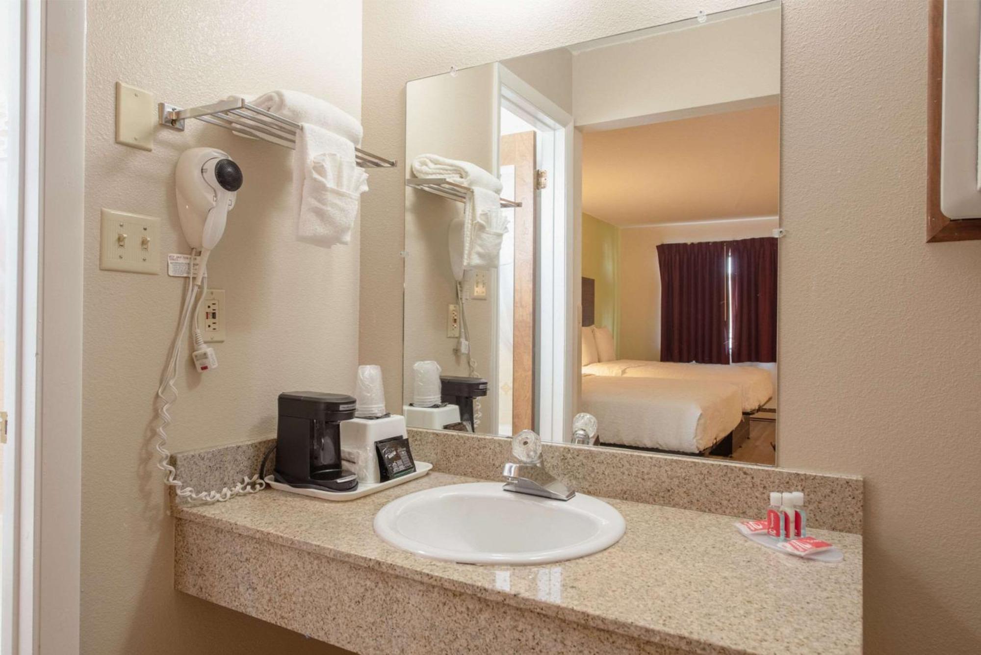 Econo Lodge Cortez Near Mesa Verde מראה חיצוני תמונה